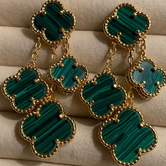 Sold out mother of pearl green four leaf clover drop earrings - Picture 3 of 7